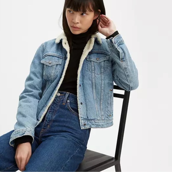 Levi’s Original Sherpa Trucker Jacket - Picture 2 of 7